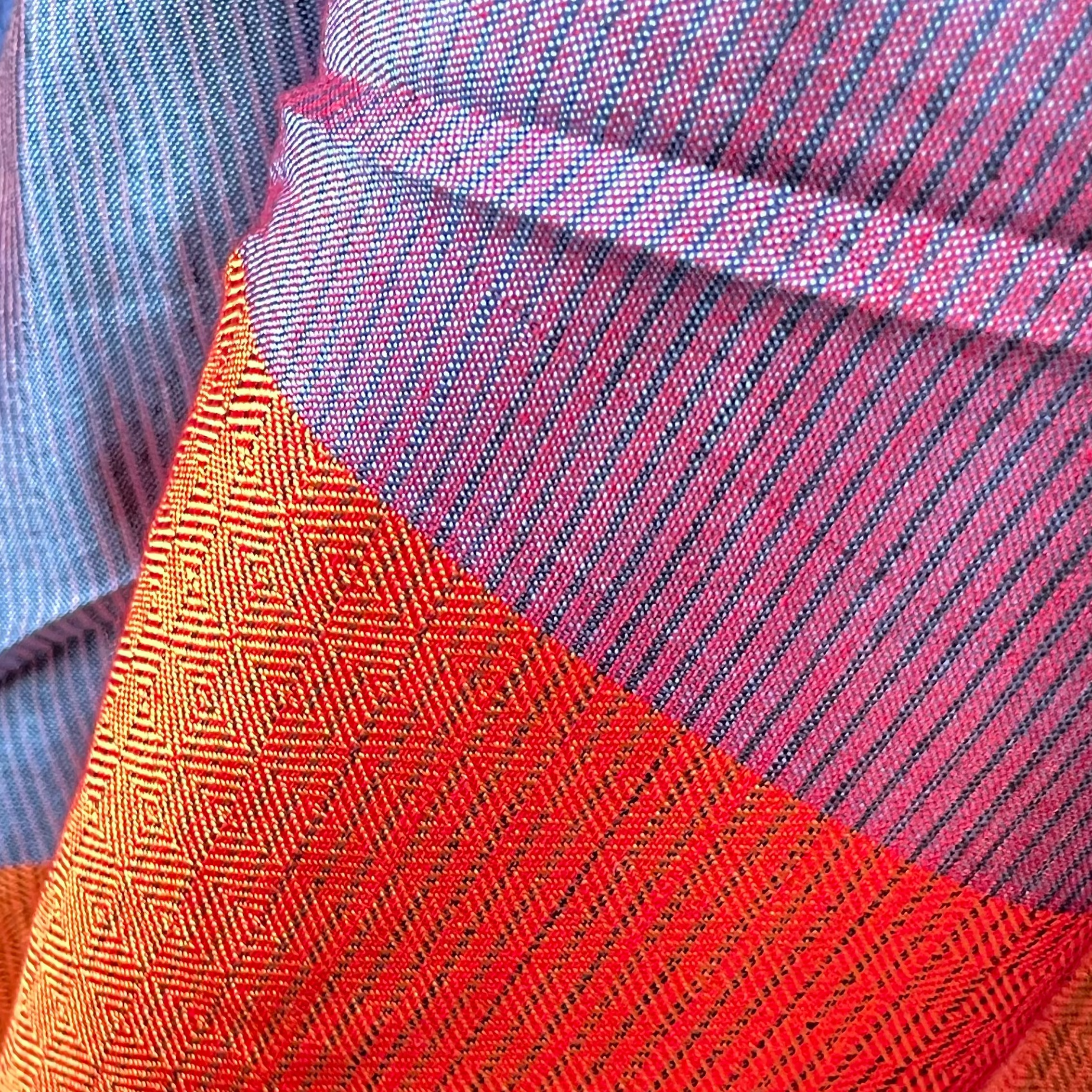 Handwoven Reyon Sari - SN219